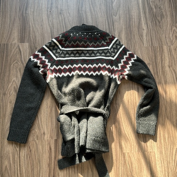 Gap Pattern Shawl in heather gray - Picture 5 of 5